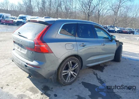 2018 Volvo Xc60 T5 Momentum z USA, uszkodzony, nr VIN LYV102RK5JB116884